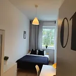 W Centrum Gdyni - Swietojanska 135 Homestay *