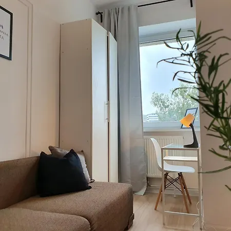 W Centrum Swietojanska 135 홈스테이 *