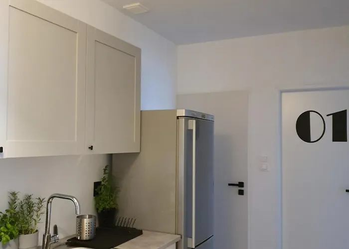 W Centrum Swietojanska 135 *